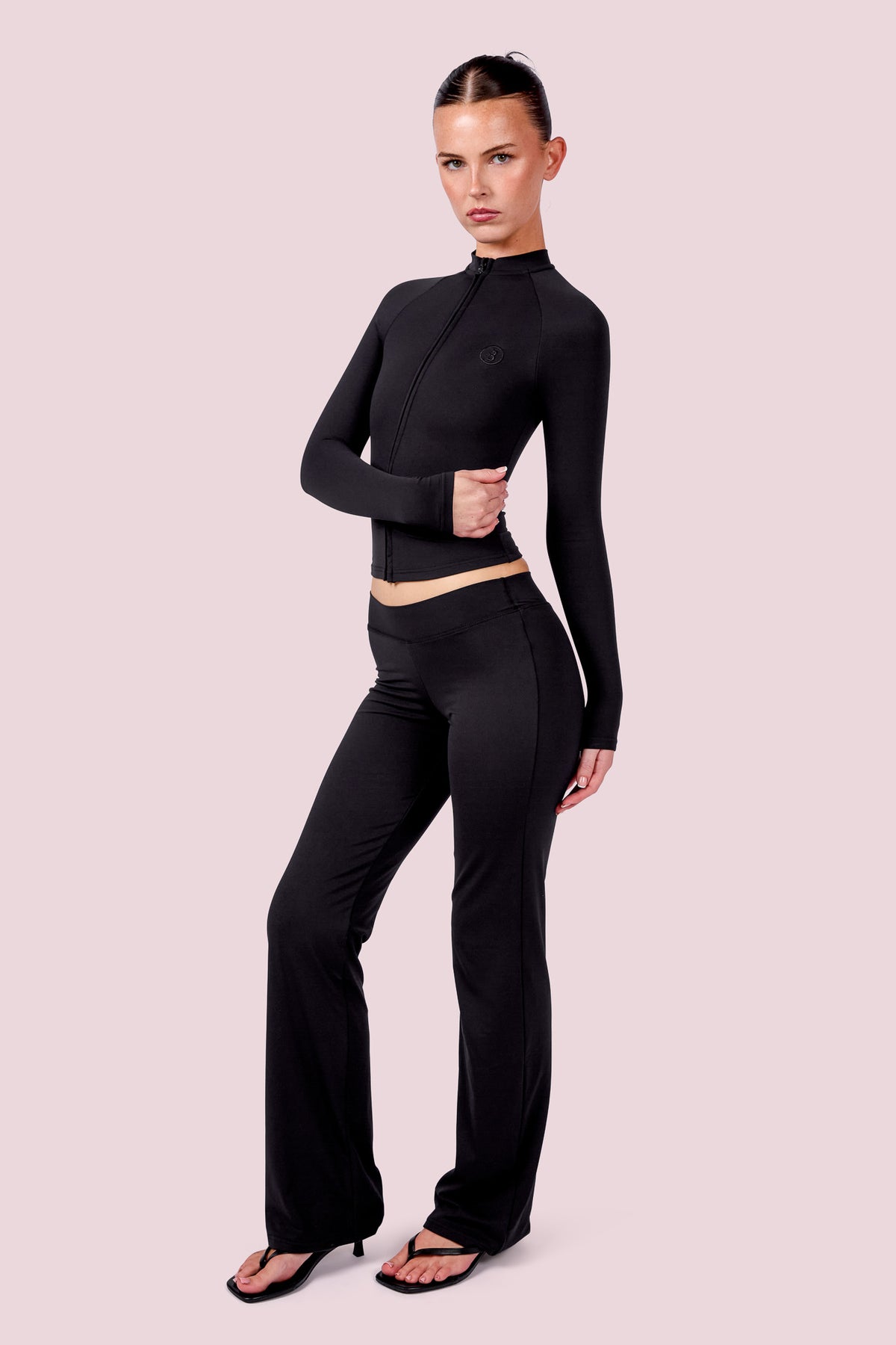 EVERYBODY BASICS ZIP UP (BLACK)