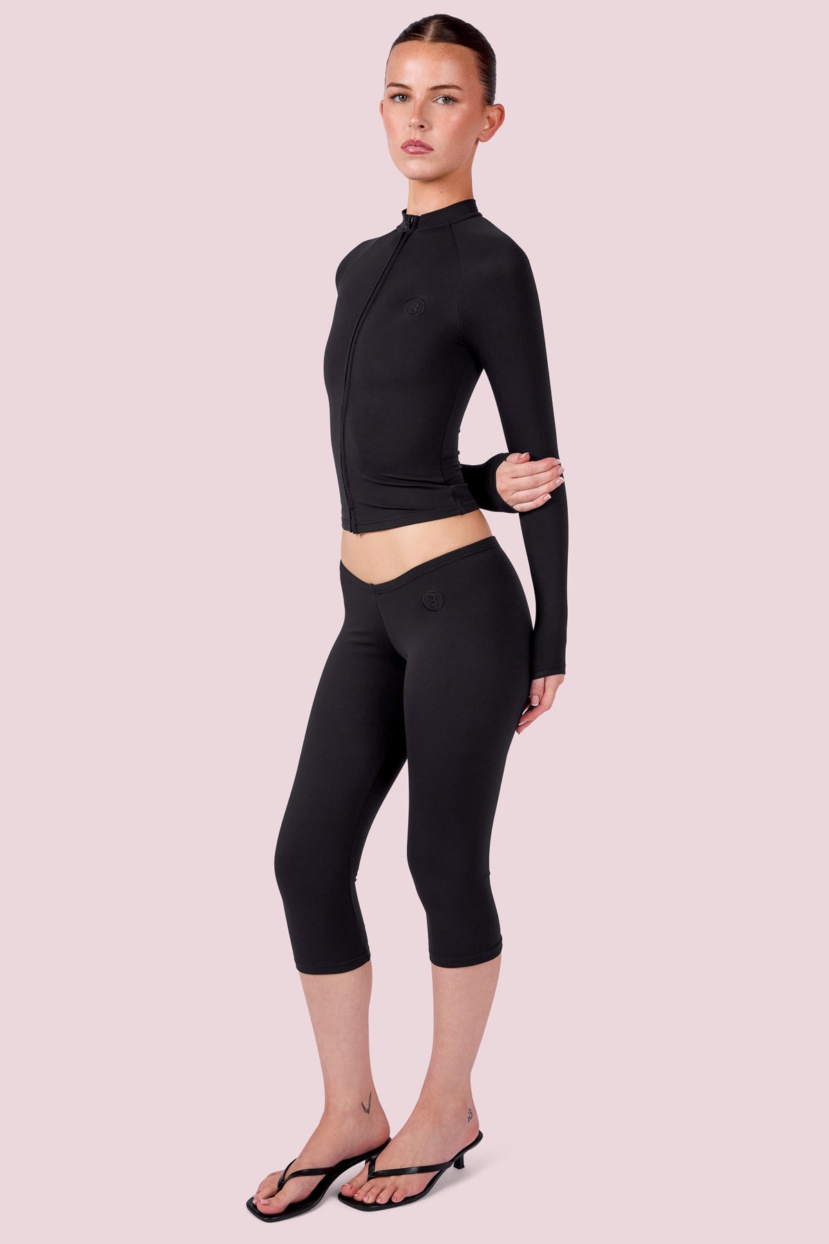 EVERYBODY BASICS ZIP UP (BLACK)