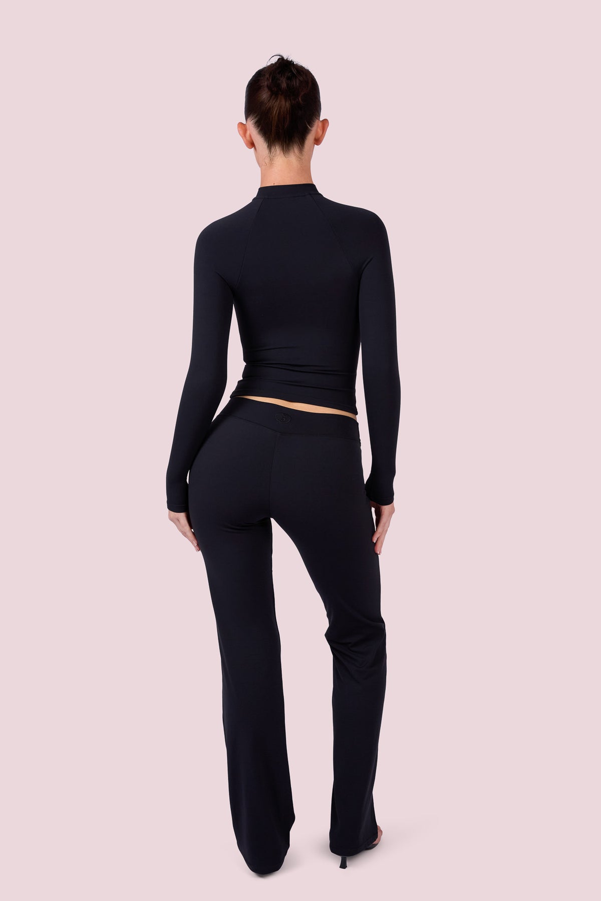 EVERYBODY BASICS ZIP UP (BLACK)