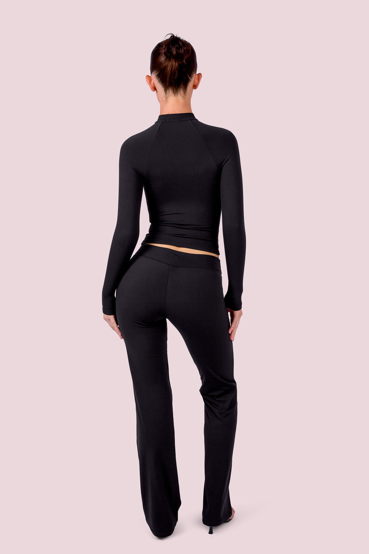 EVERYBODY BASICS ZIP UP (BLACK)
