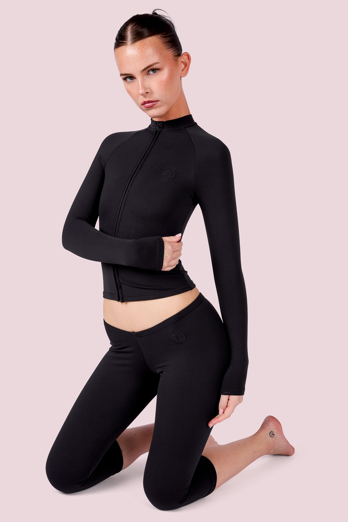 EVERYBODY BASICS ZIP UP (BLACK)