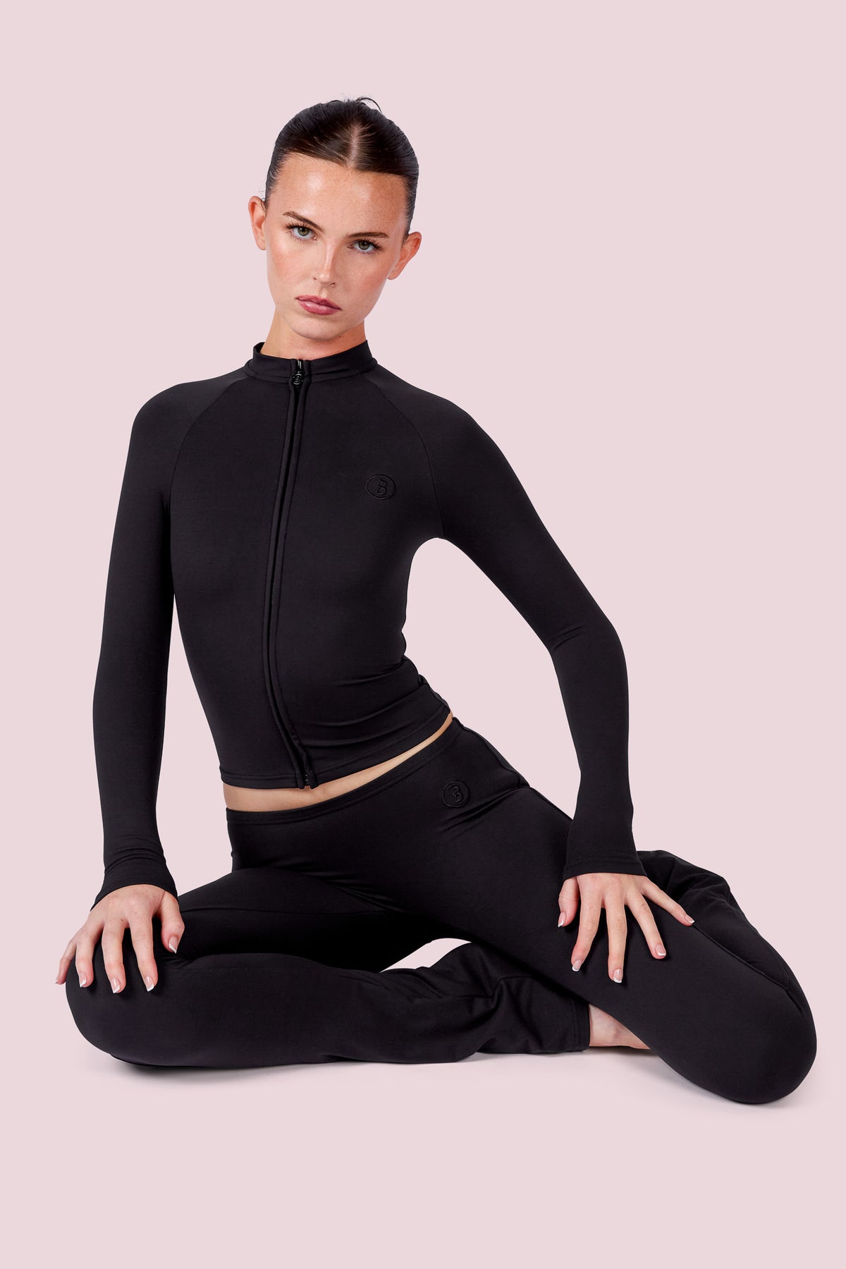 EVERYBODY BASICS ZIP UP (BLACK)
