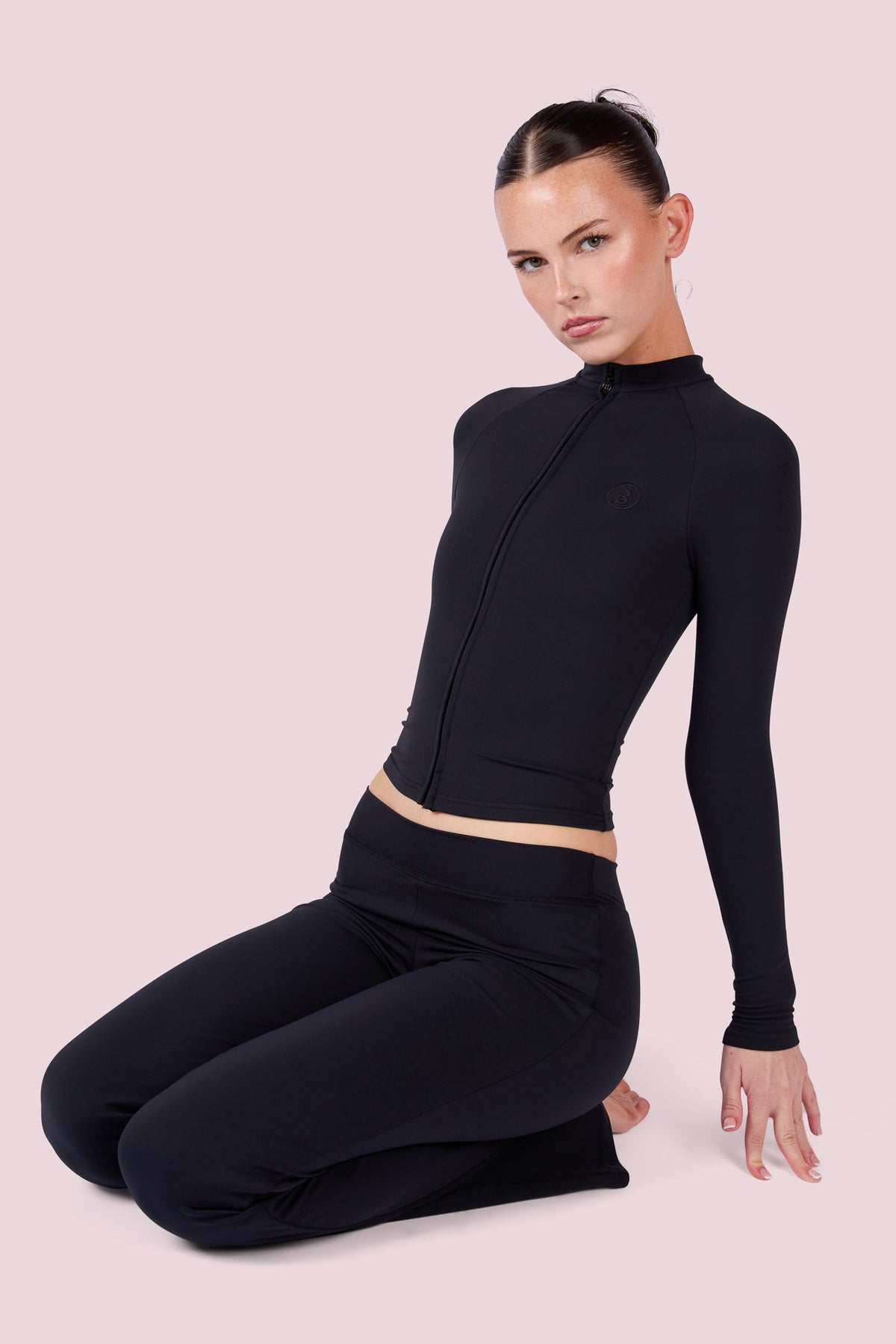 EVERYBODY BASICS ZIP UP (BLACK)