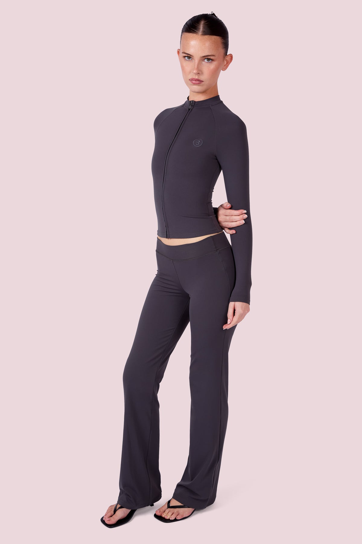 EVERYBODY BASICS ZIP UP (CHARCOAL)