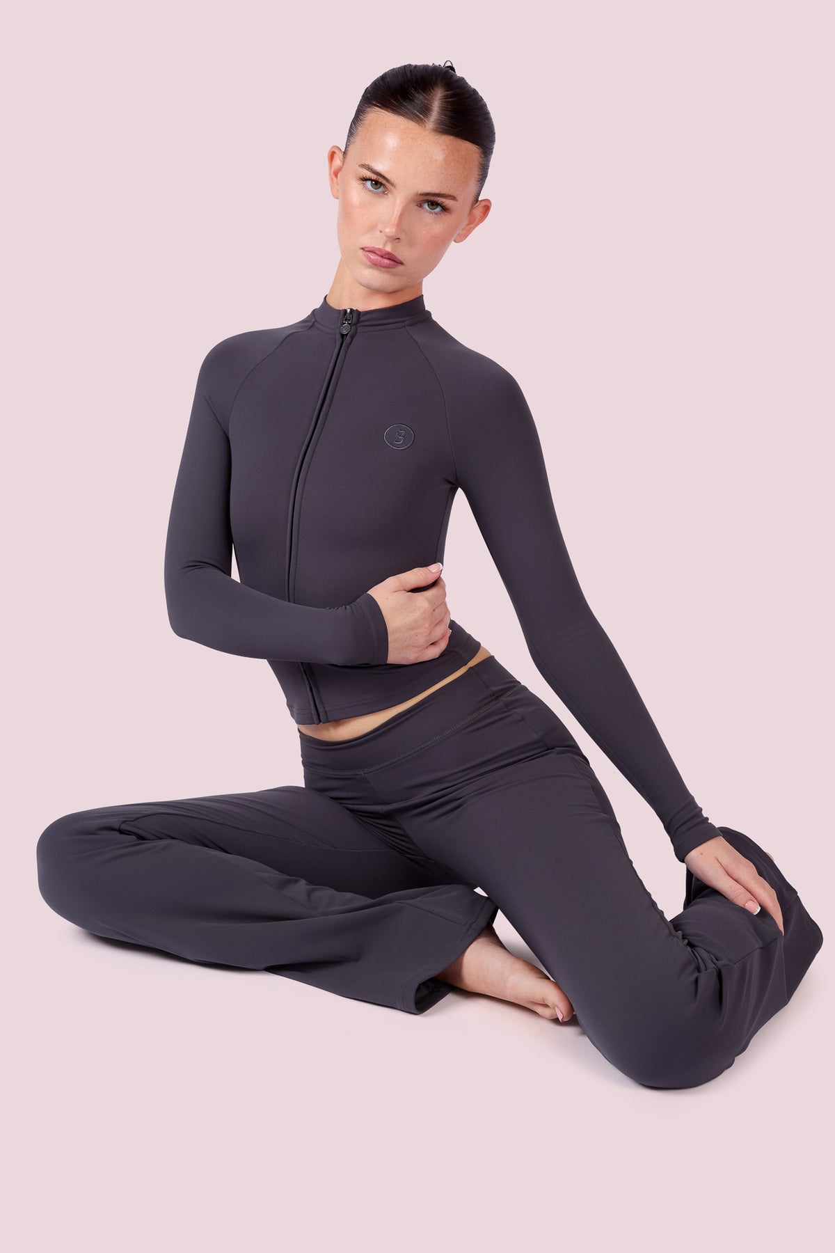 EVERYBODY BASICS ZIP UP (CHARCOAL)