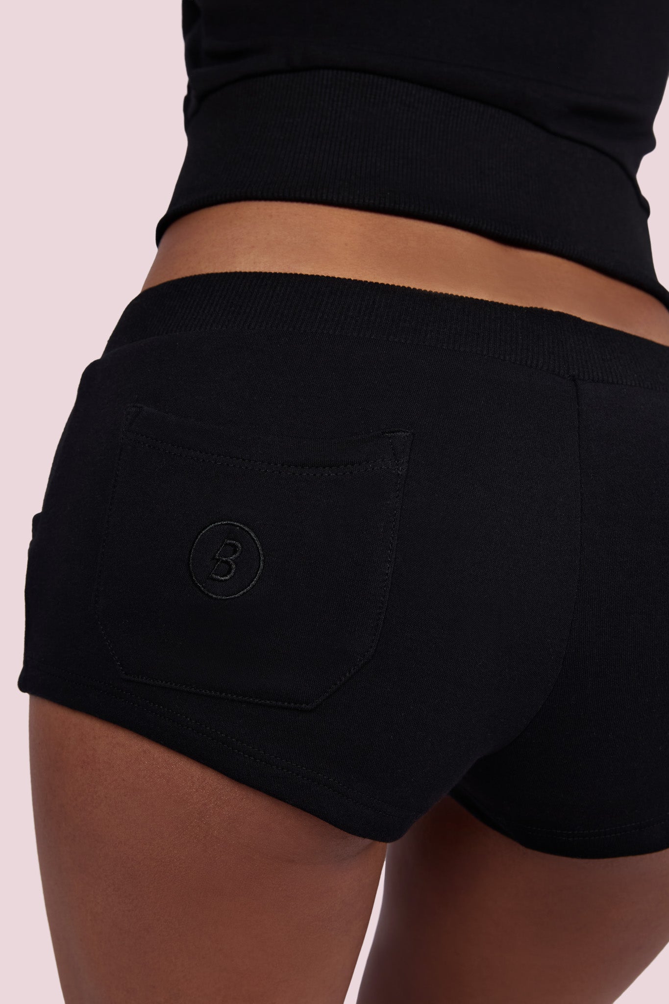 BODY KNITWEAR MINI SHORTS (BLACKBERRY)