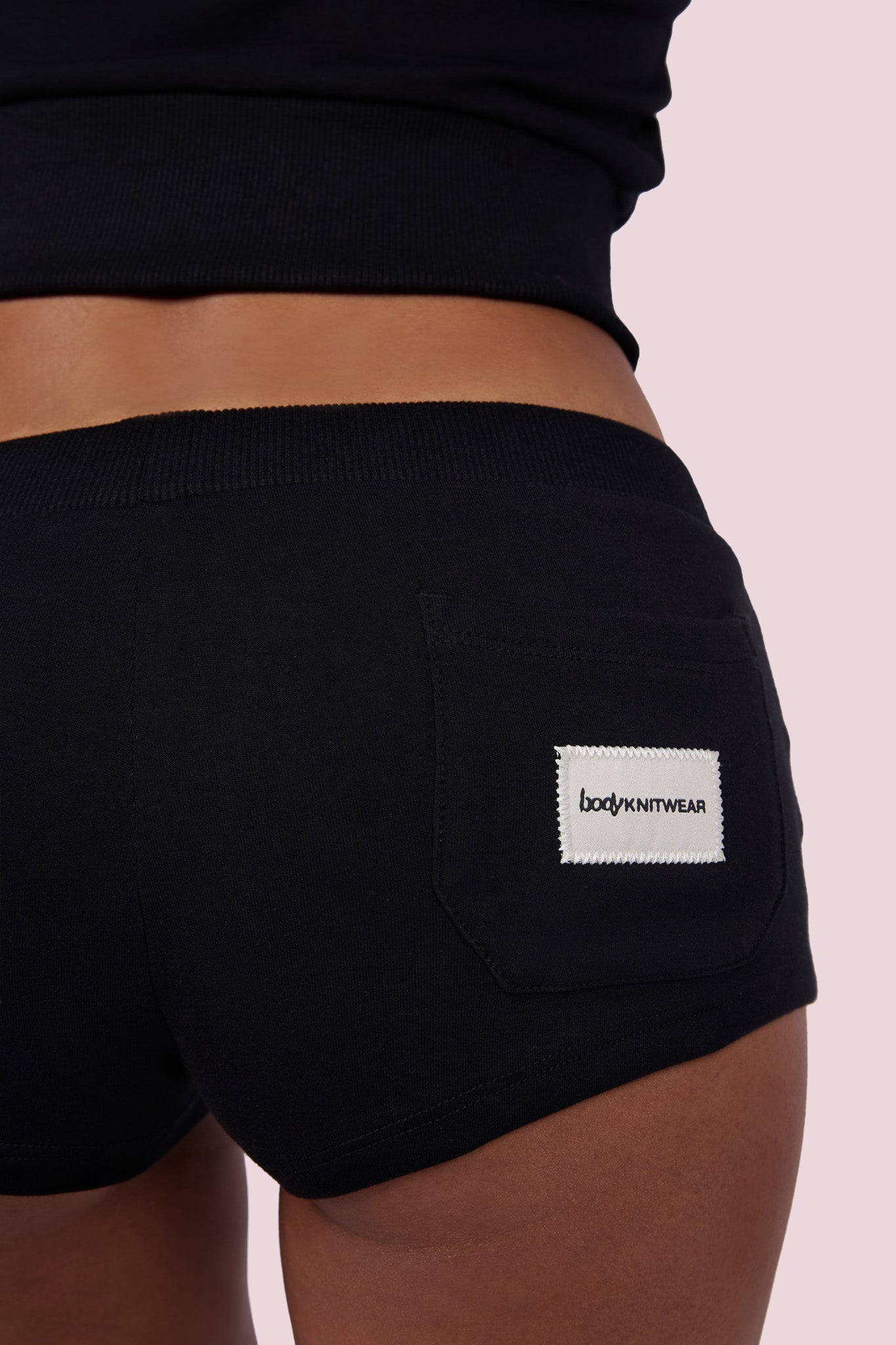 BODY KNITWEAR MINI SHORTS (BLACKBERRY)
