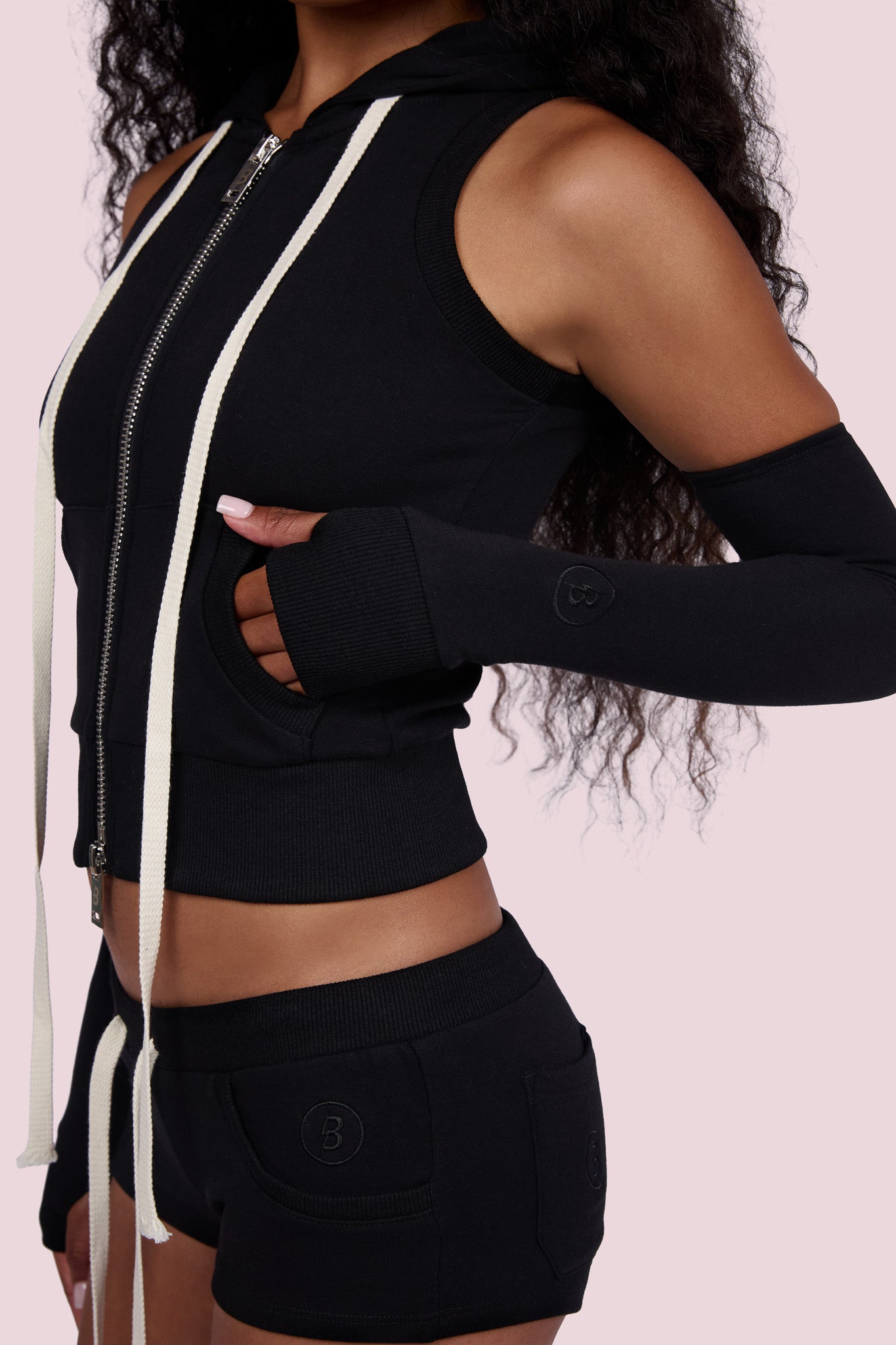 BODY KNITWEAR SLEEVELESS ZIP HOODIE (BLACKBERRY)
