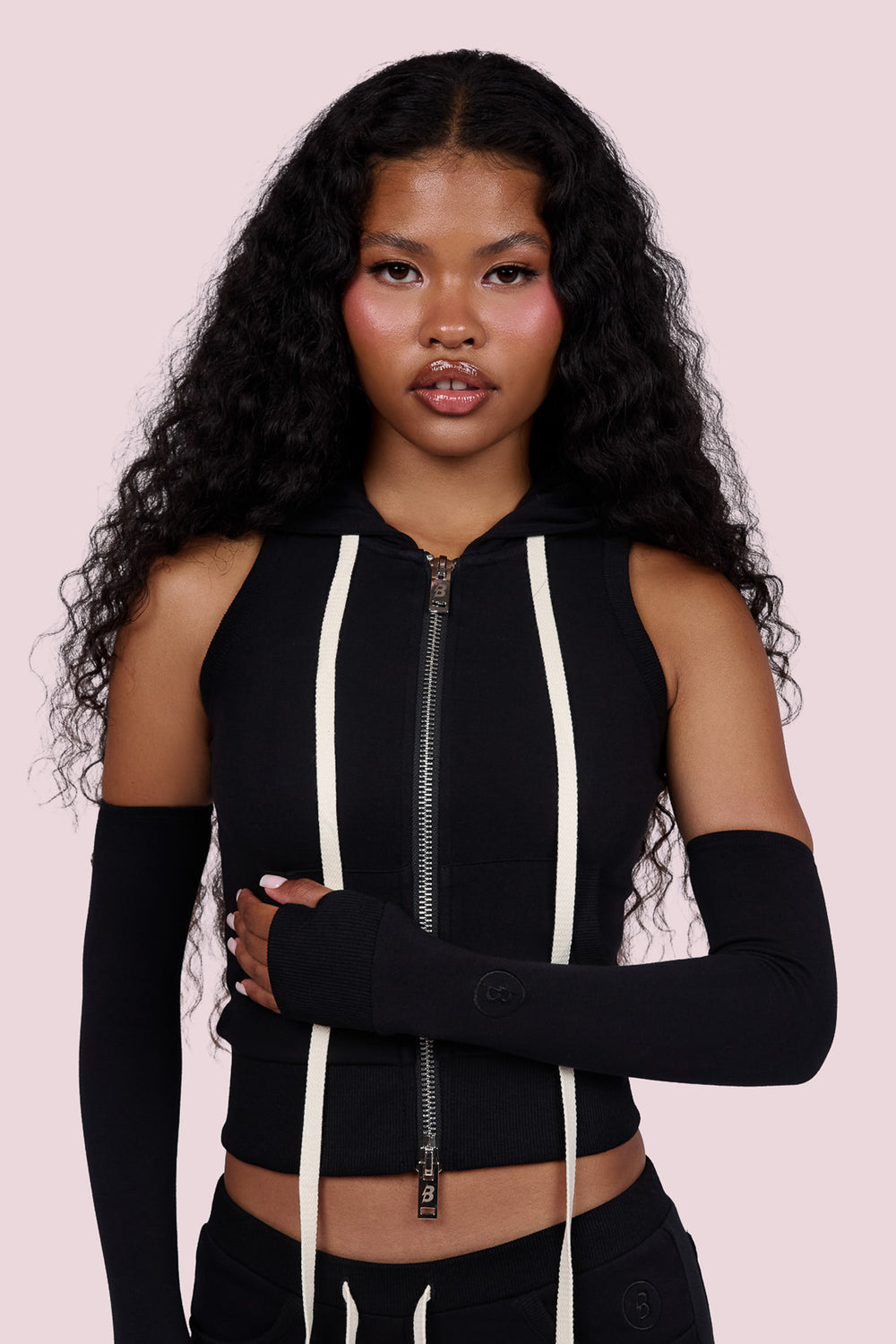 BODY KNITWEAR SLEEVELESS ZIP HOODIE (BLACKBERRY)