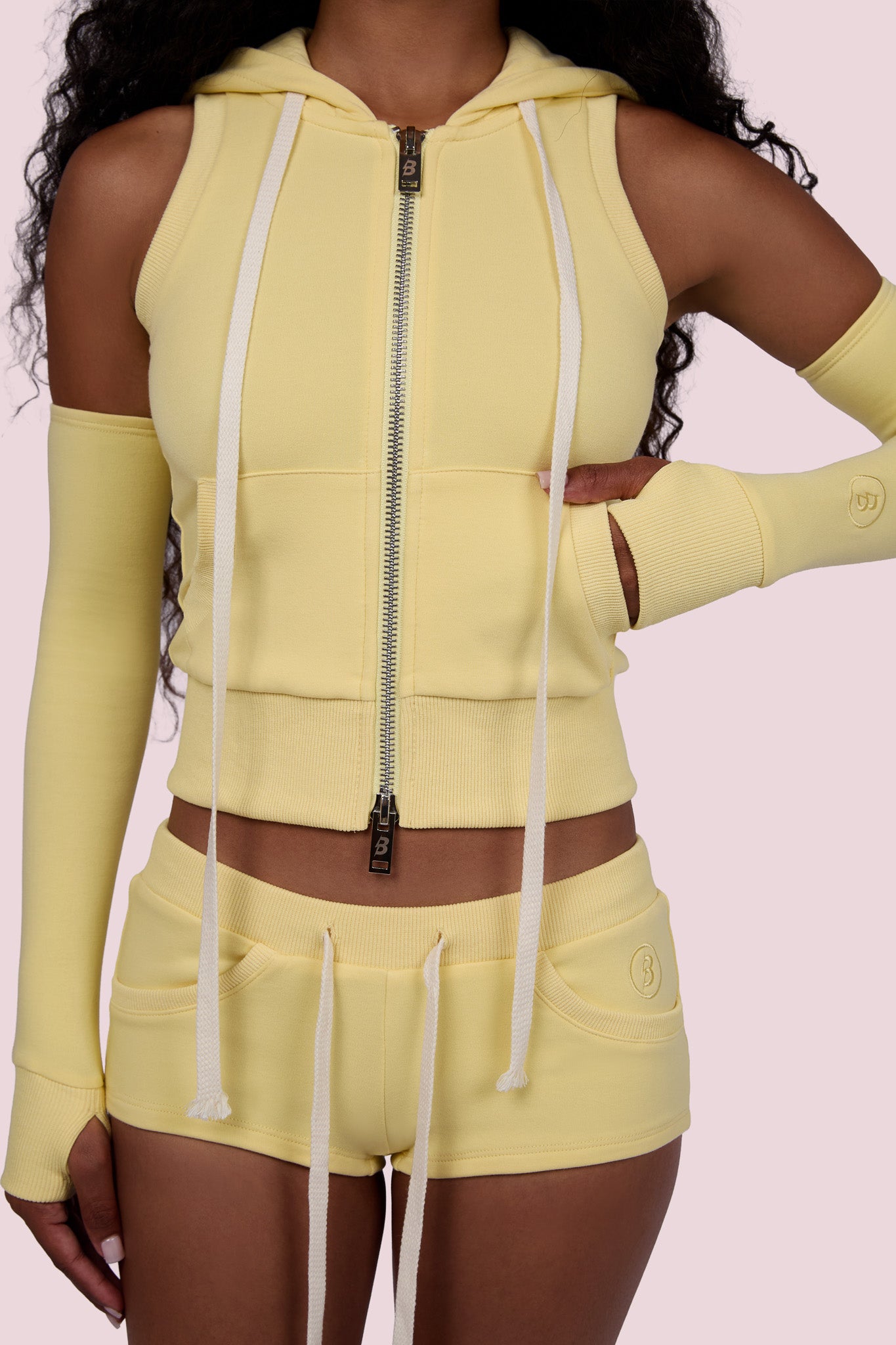 BODY KNITWEAR SLEEVELESS ZIP HOODIE (LEMON)