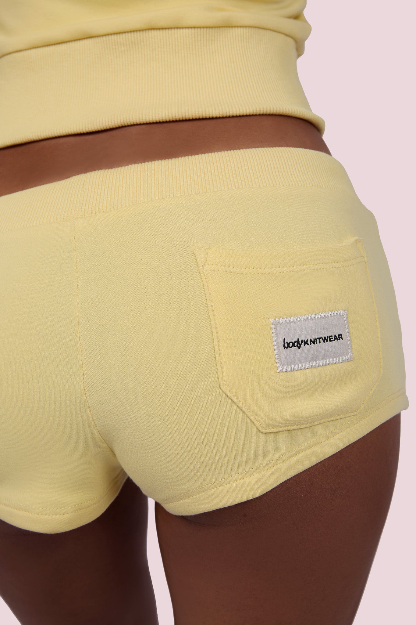 BODY KNITWEAR MINI SHORTS (LEMON)