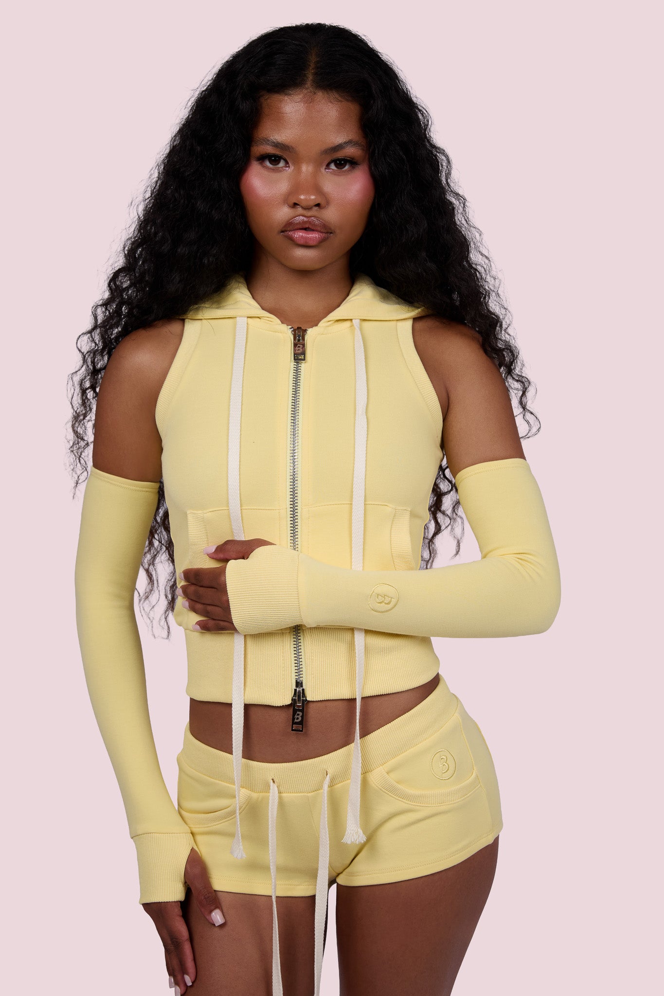 BODY KNITWEAR SLEEVELESS ZIP HOODIE (LEMON)