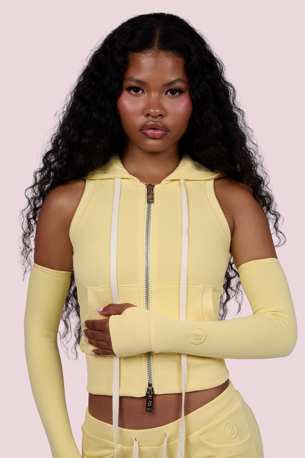 BODY KNITWEAR SLEEVELESS ZIP HOODIE (LEMON)