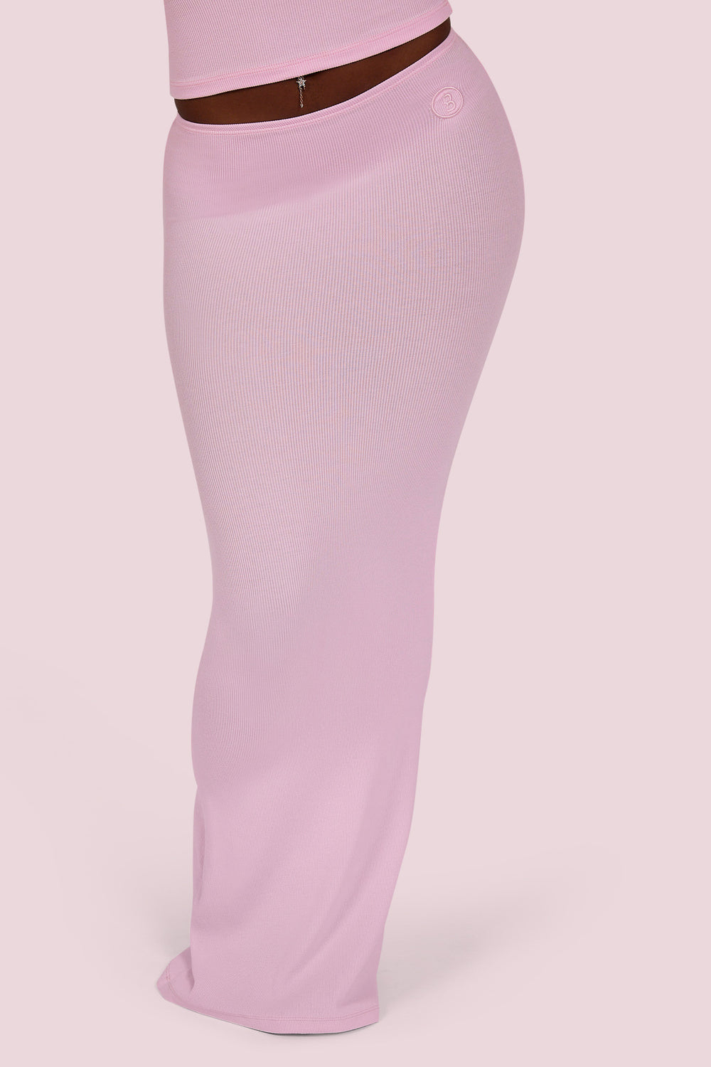 RIBBED MAXI SKIRT ESSENTIAL (STRAWBERRY MILK)