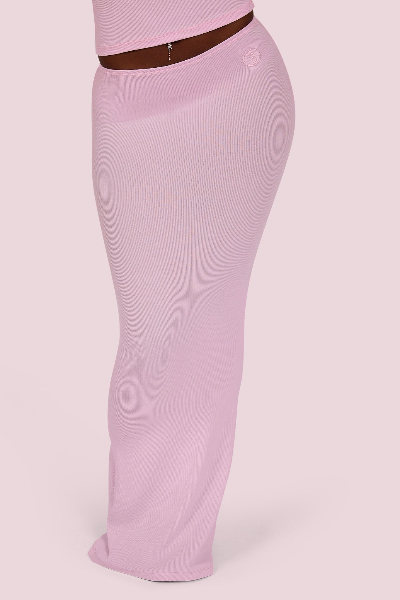 RIBBED MAXI SKIRT ESSENTIAL (STRAWBERRY MILK)