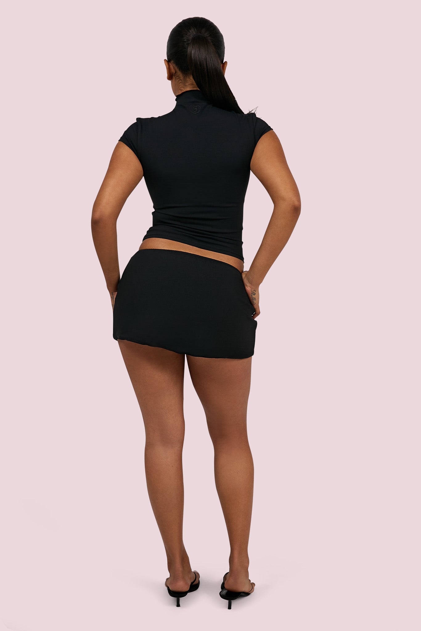 BODY MINI SKORT (MIDNIGHT BLACK)
