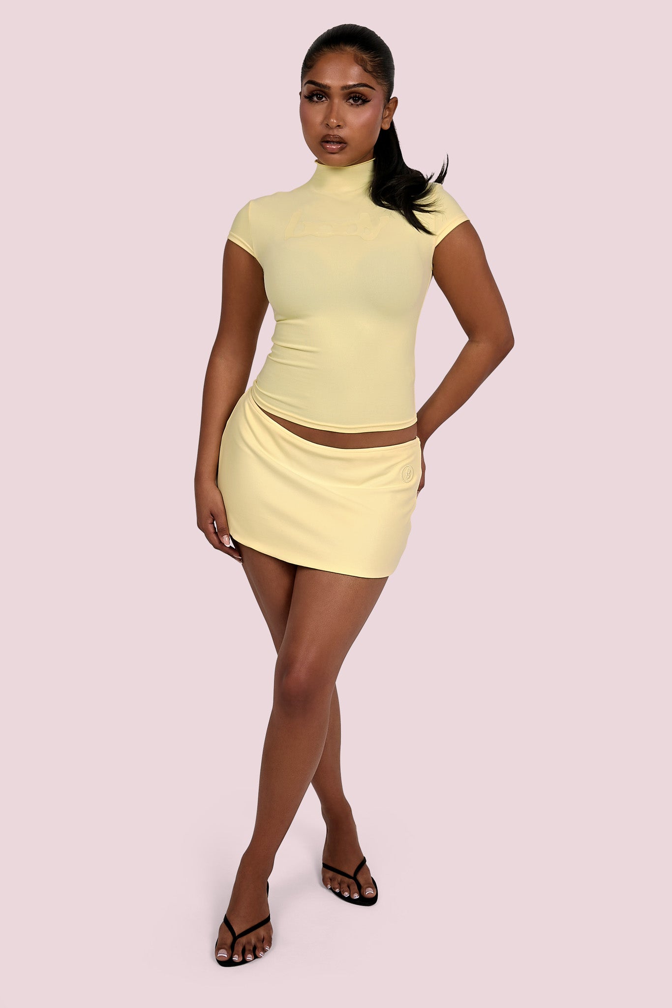 BODY MOCK NECK TOP (PASTEL YELLOW)