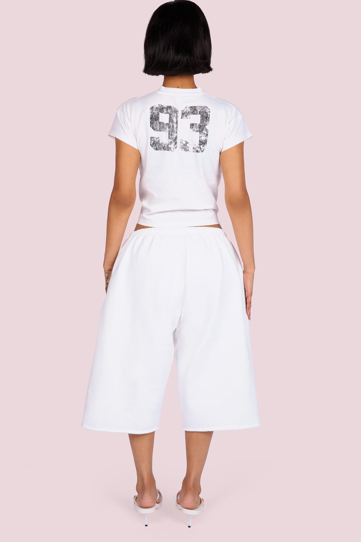BODY VARSITY RELAXED V-NECK BABY TEE (WHITE/BLACK)