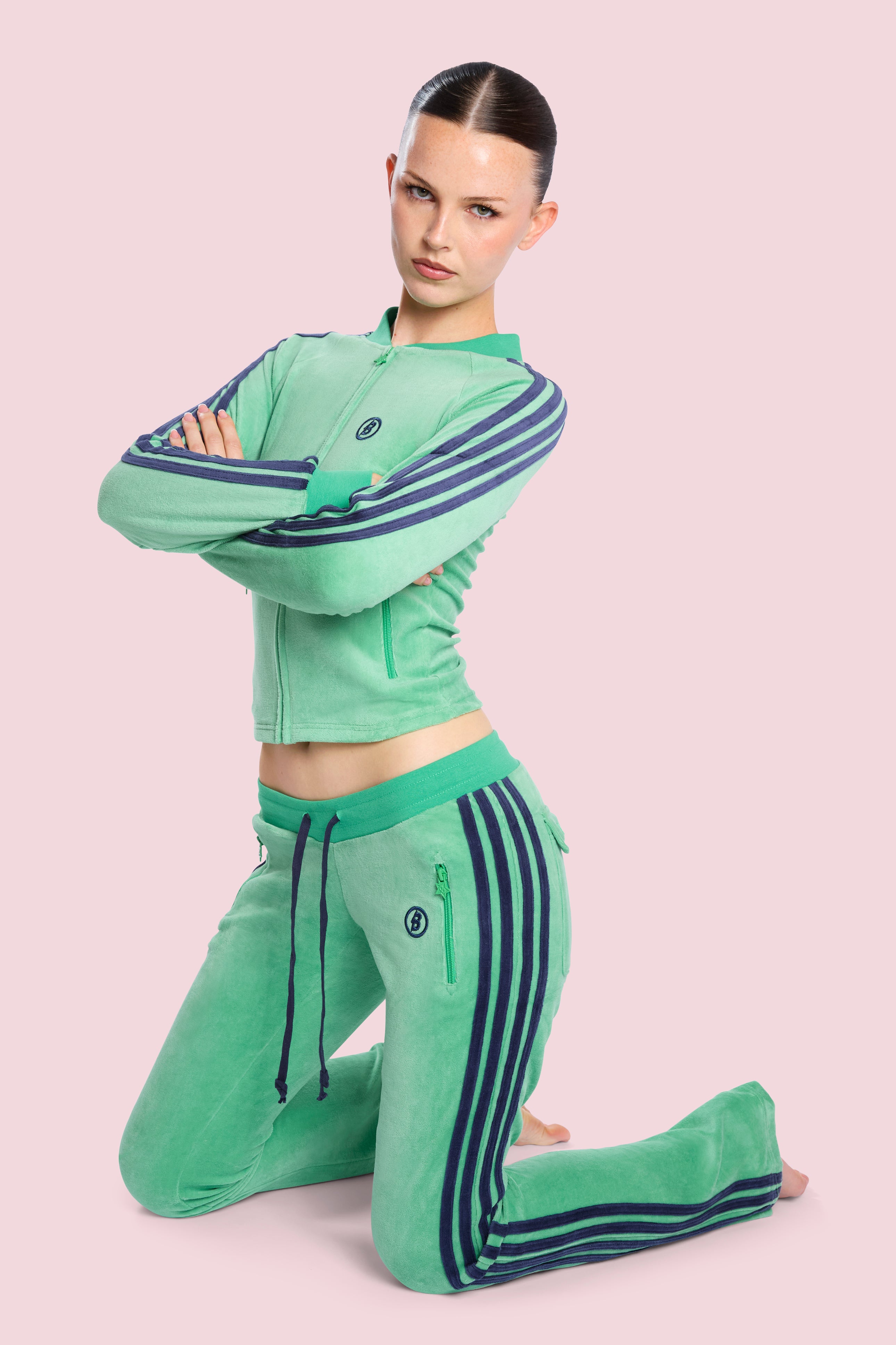 BODY VELOUR TRACK PANTS (CLOVER GREEN)
