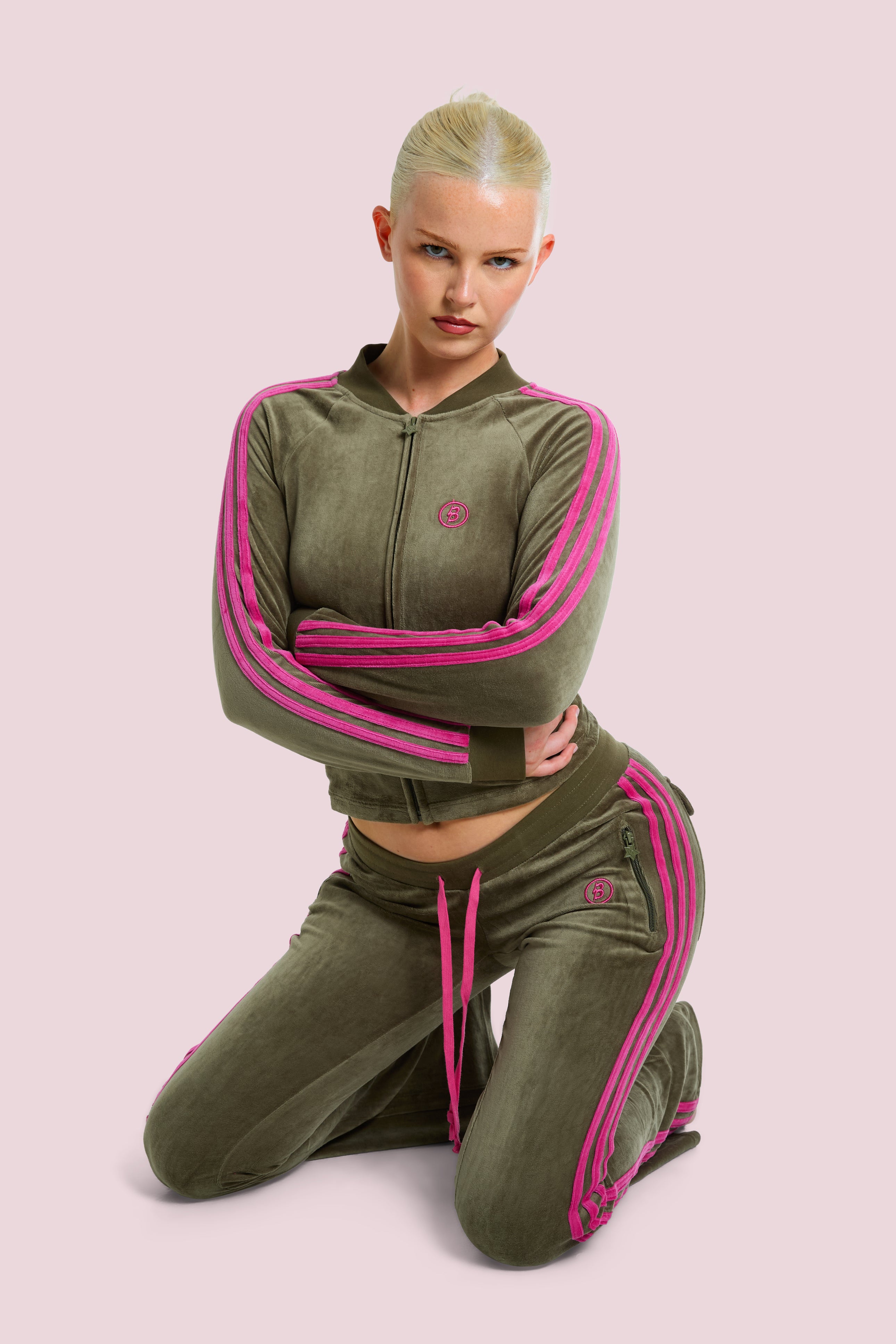BODY VELOUR TRACK JACKET (OLIVE)