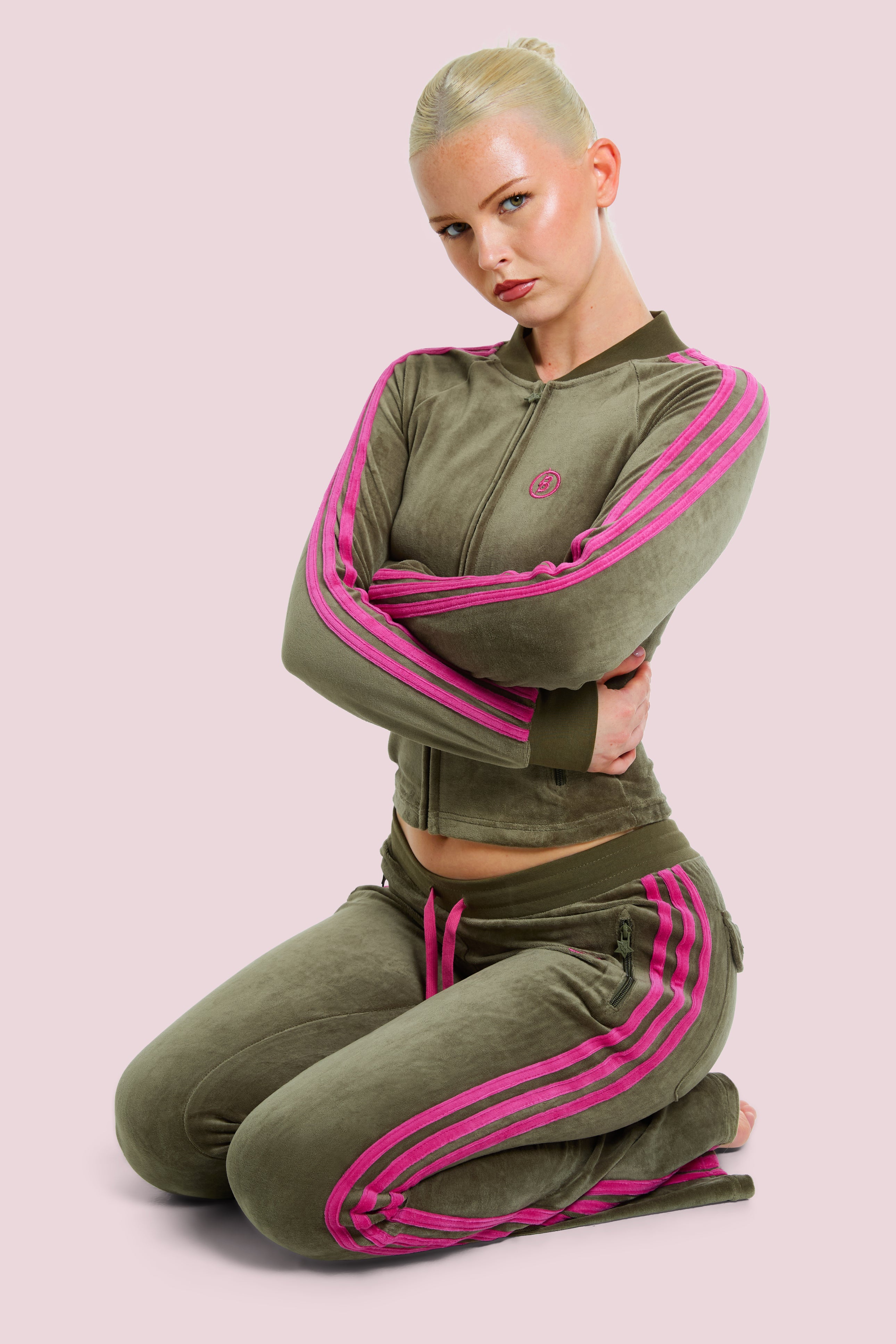 BODY VELOUR TRACK JACKET (OLIVE)