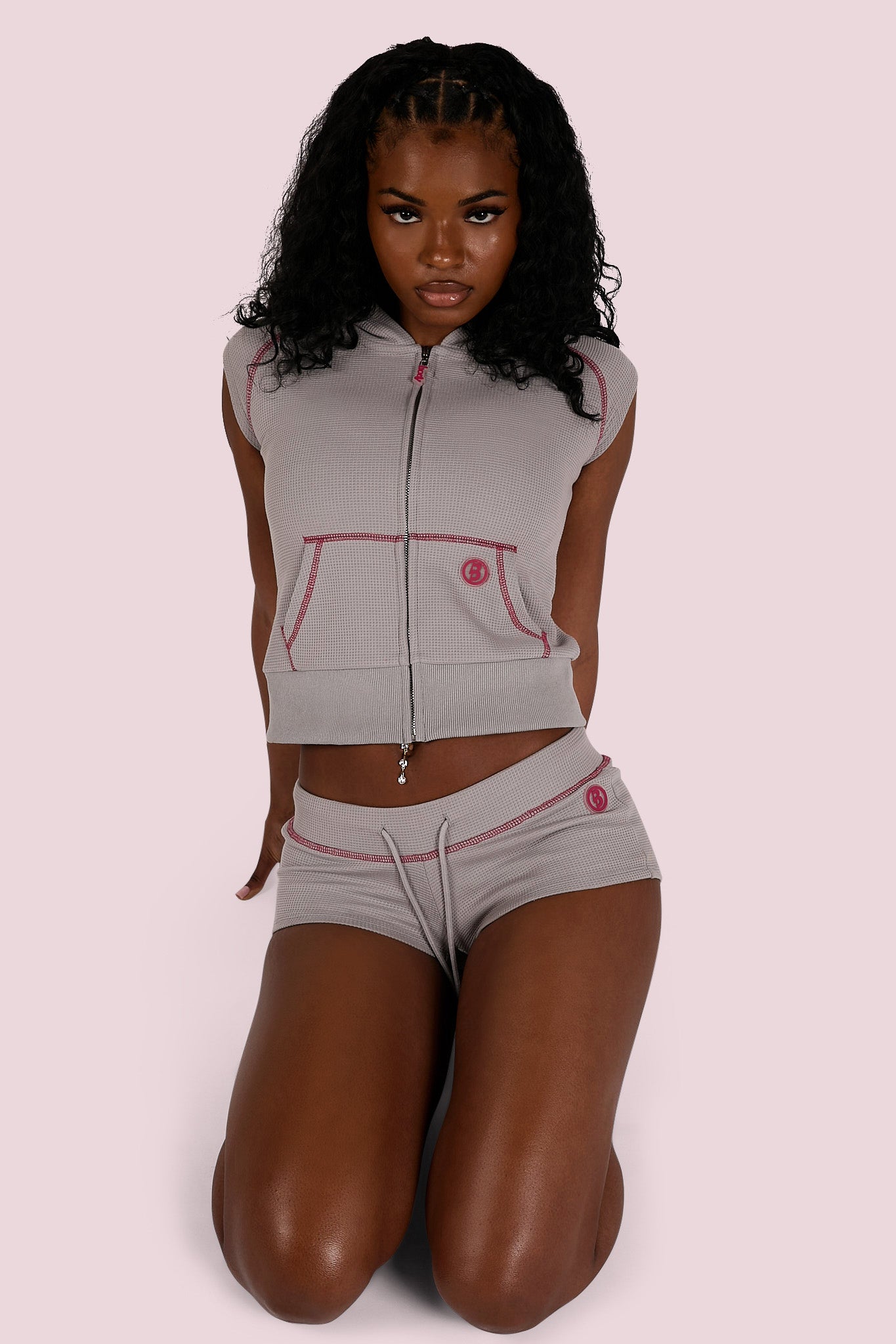 WAFFLE KNIT SLEEVELESS ZIP HOODIE (HEATHER GREY/PINK)