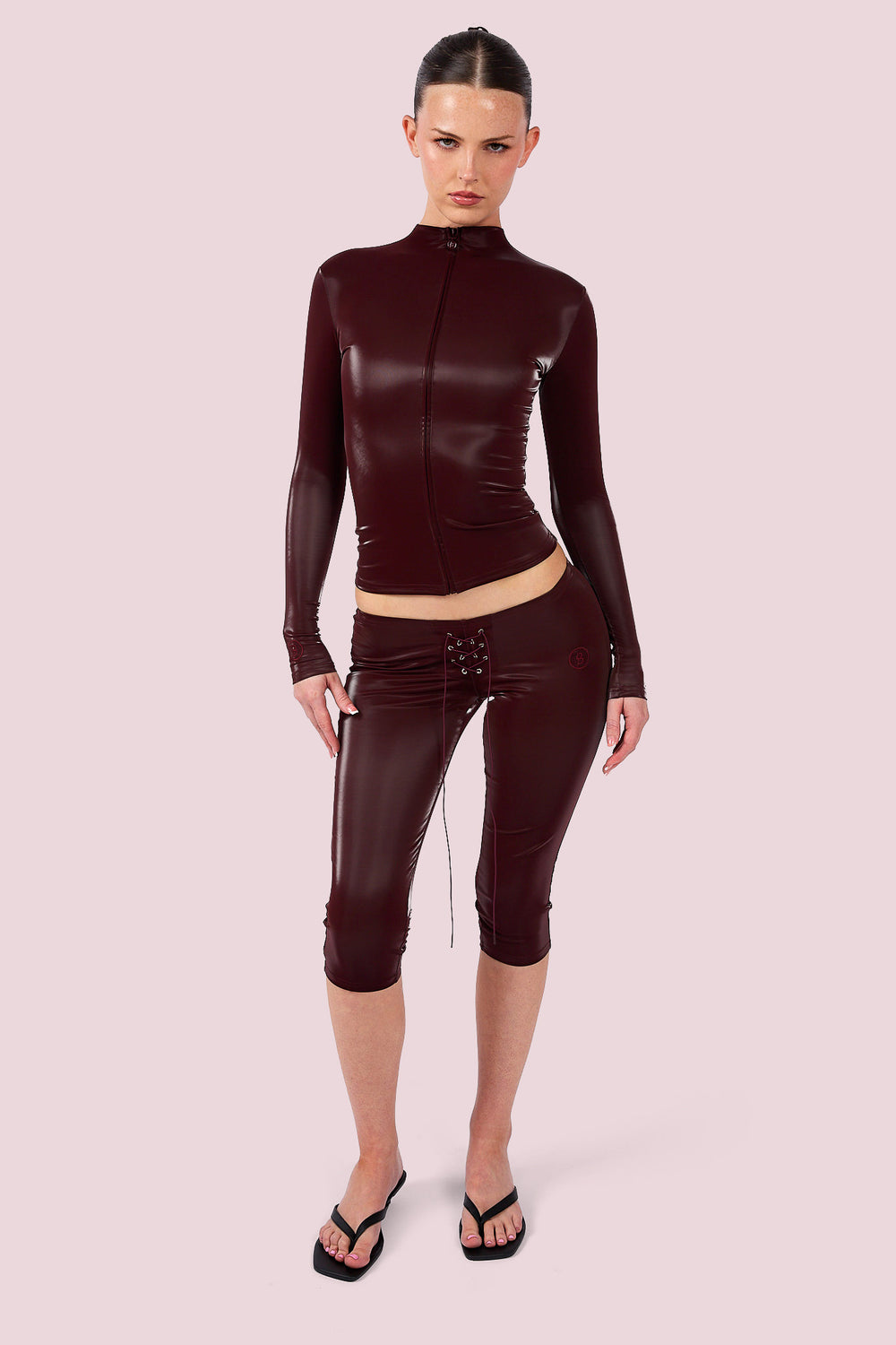 WET ULTRA LOW-RISE CAPRIS (SLOW BURN)