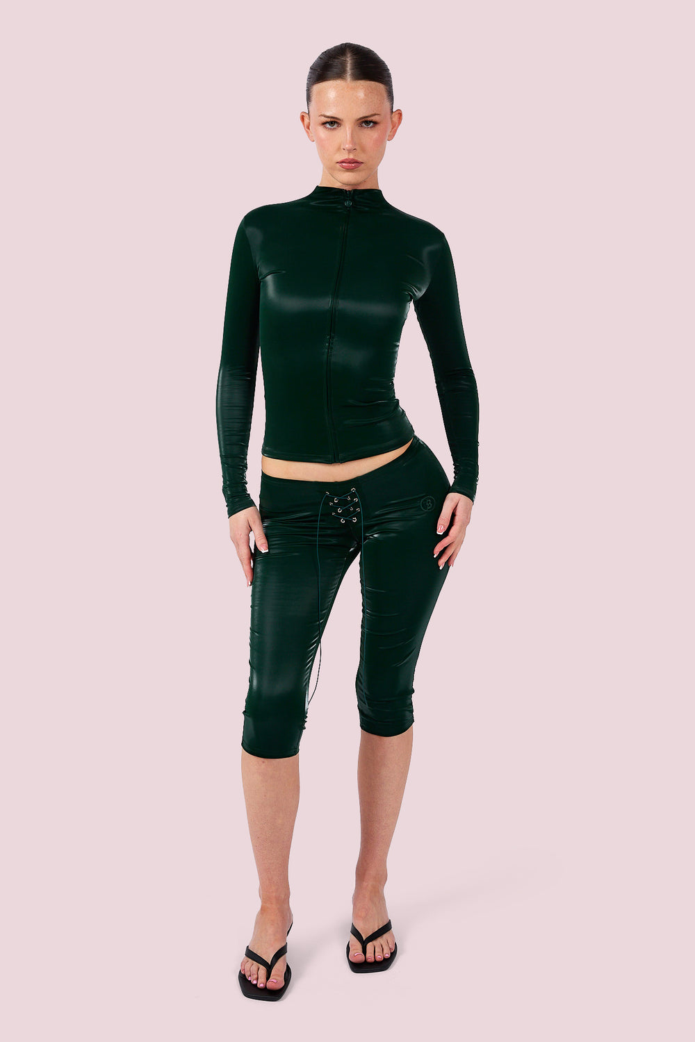 WET ULTRA LOW-RISE CAPRIS (DARK MOSS)