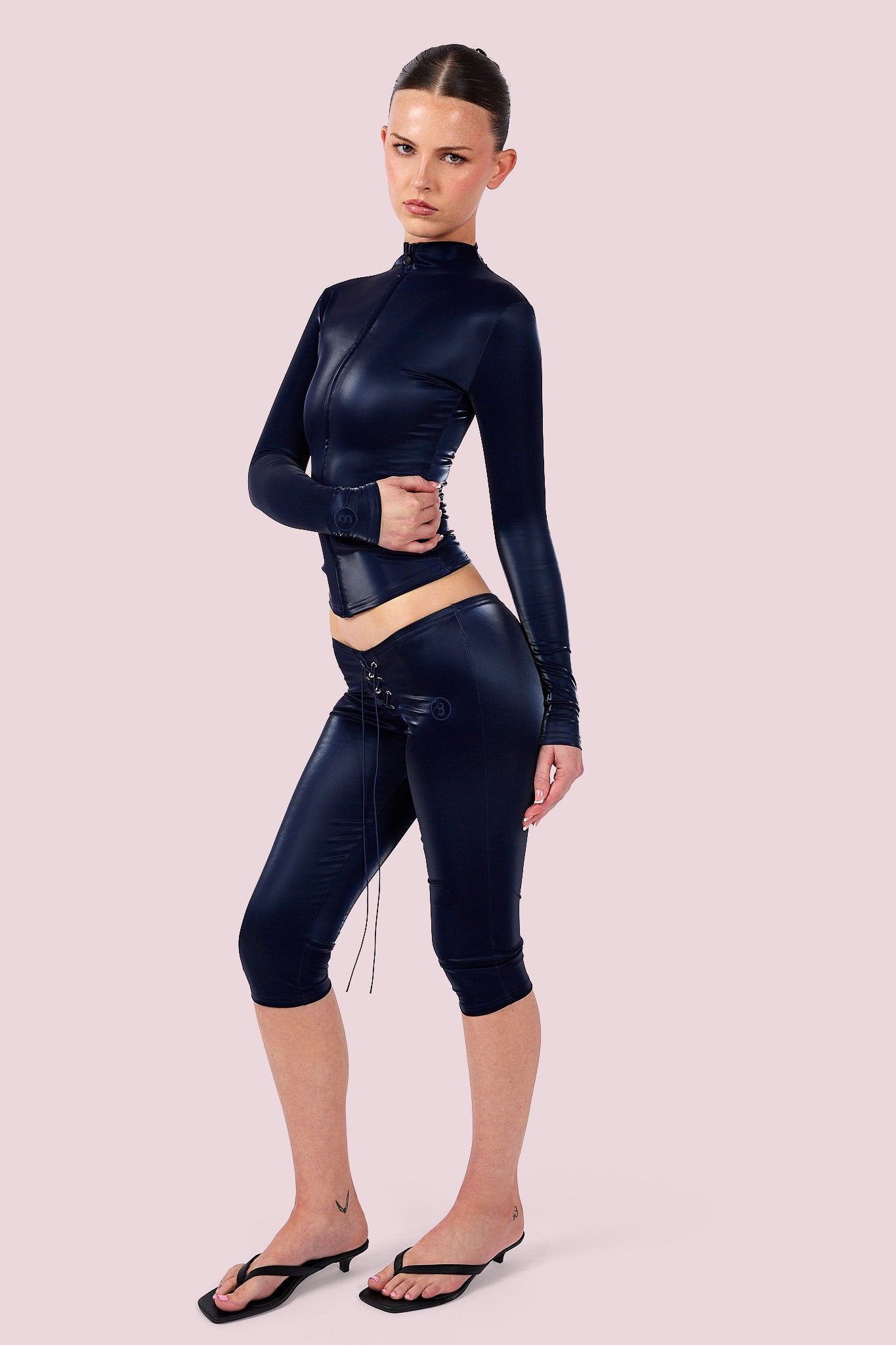 WET ULTRA LOW-RISE CAPRIS (BLUE HOUR)
