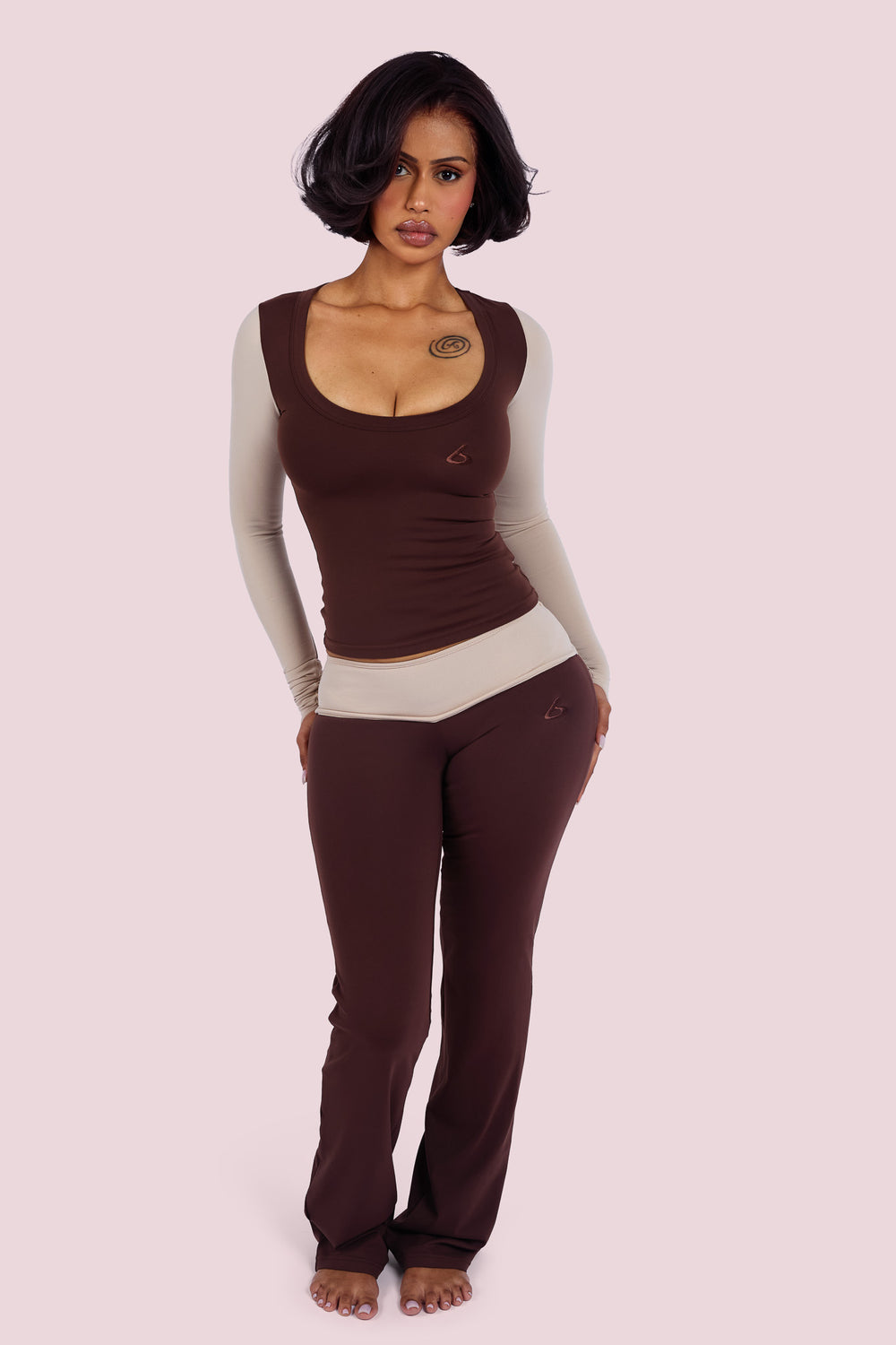 YOGA 2.0 TWO-TONE LONG SLEEVE TOP (CHOCOLATE)