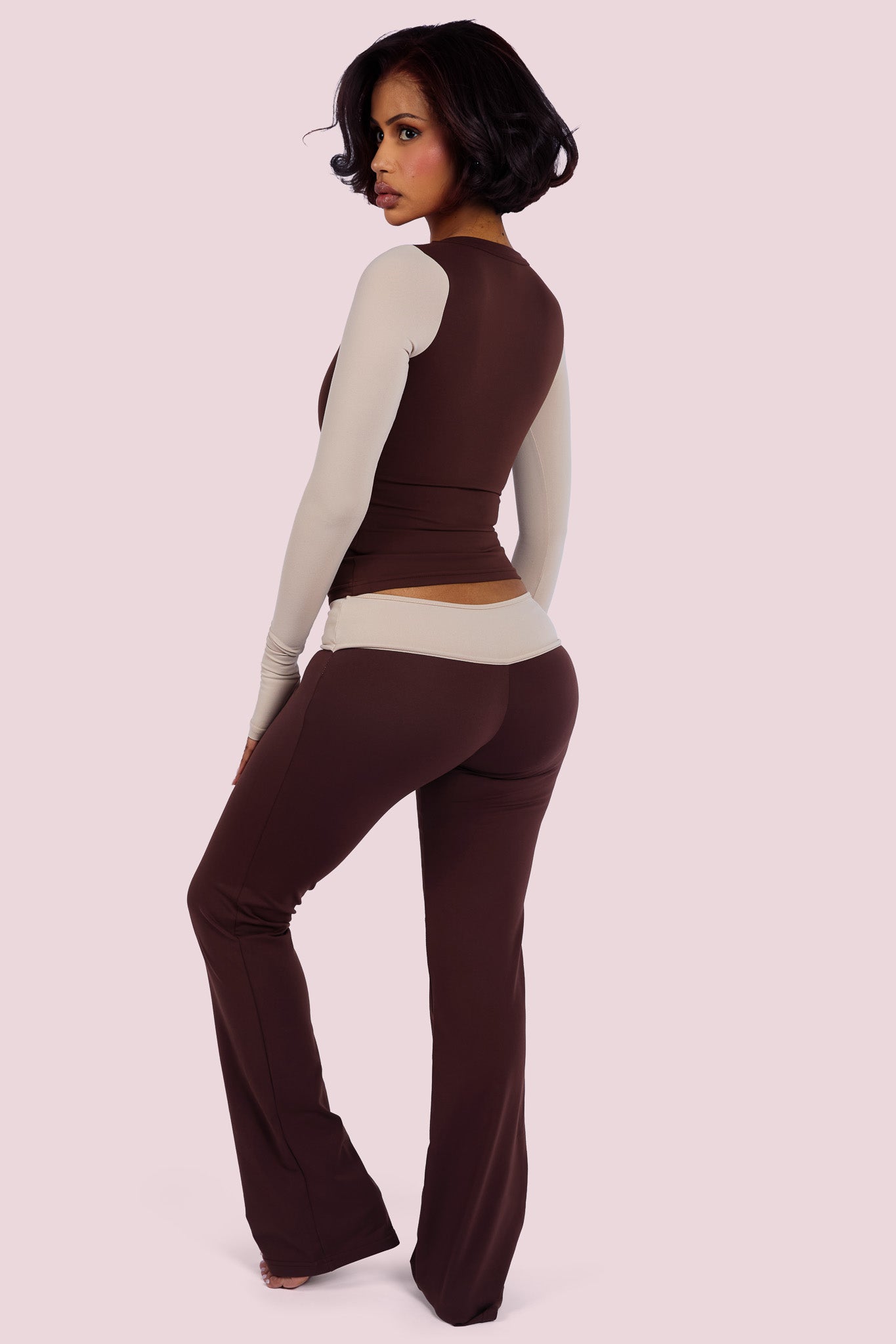 YOGA 2.0 TWO-TONE LONG SLEEVE TOP (CHOCOLATE)