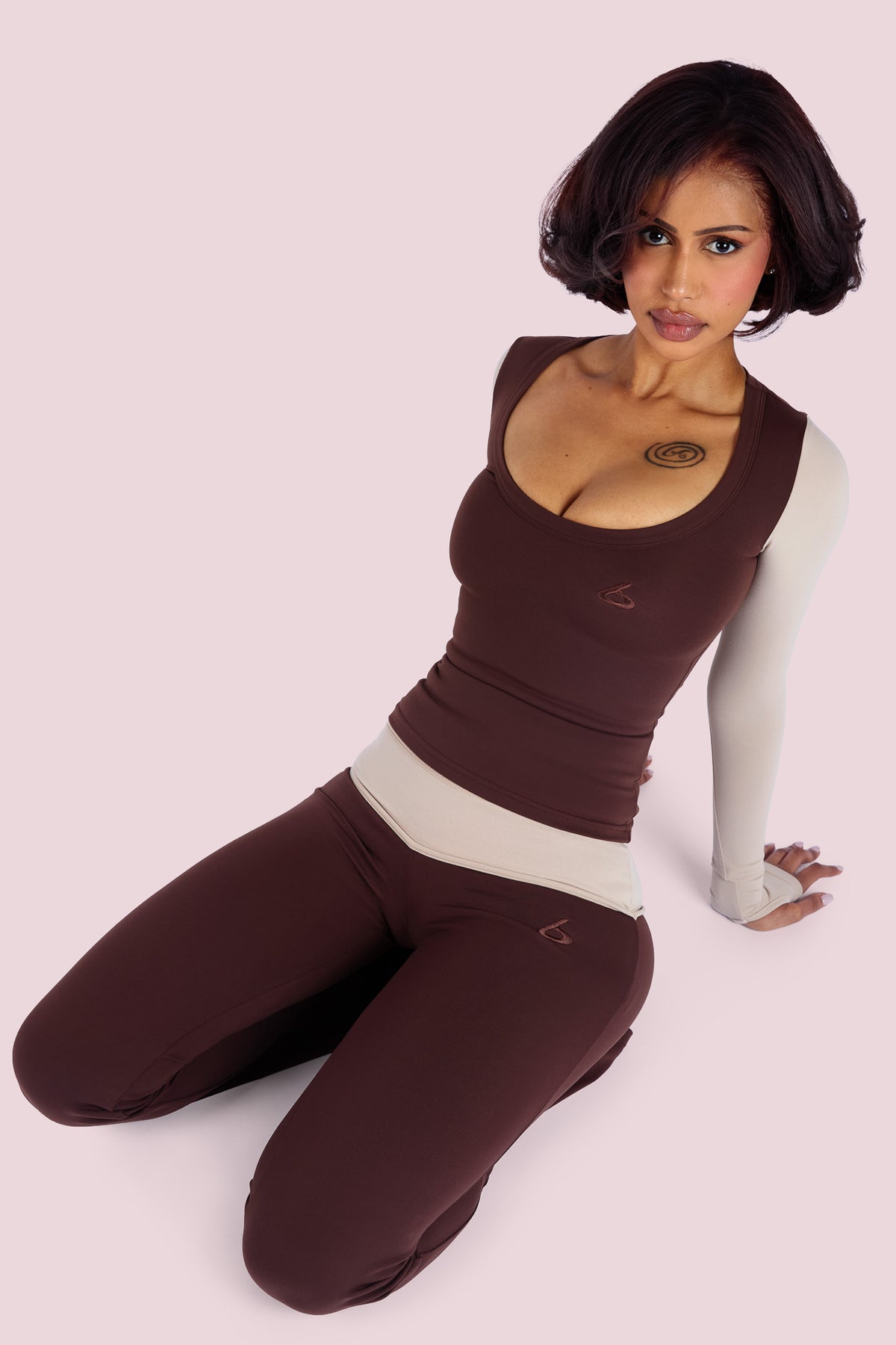 YOGA 2.0 TWO-TONE LONG SLEEVE TOP (CHOCOLATE)
